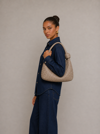 The Banig Shoulderbag in Grey